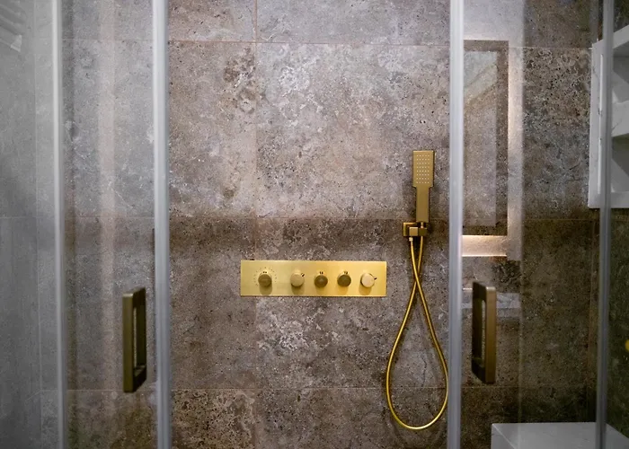 Kocin Luxury Boutique *