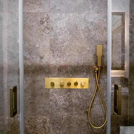 Kocin Luxury Boutique *